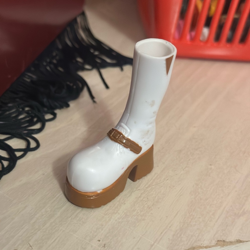 Bratz white shoes